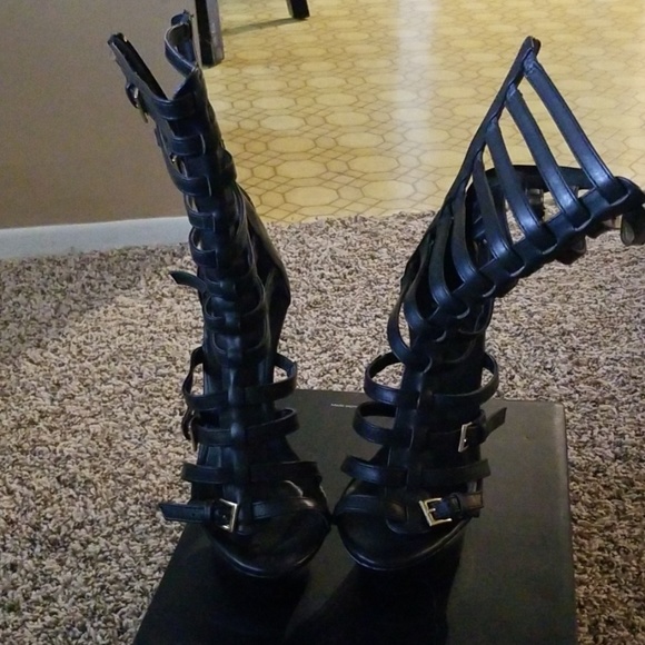 Boots - Picture 3 of 4